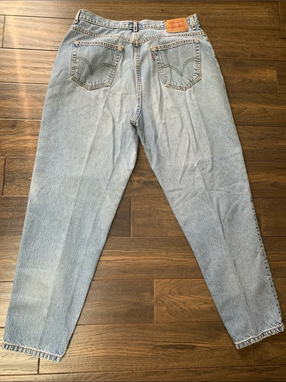 Levi's 550 Classic Relaxed Denim Jeans. Pre-Owned. Size:36x29.
